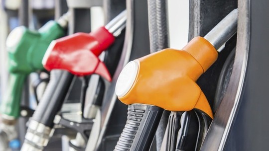 Por que carros rodam mais com gasolina do que com etanol?