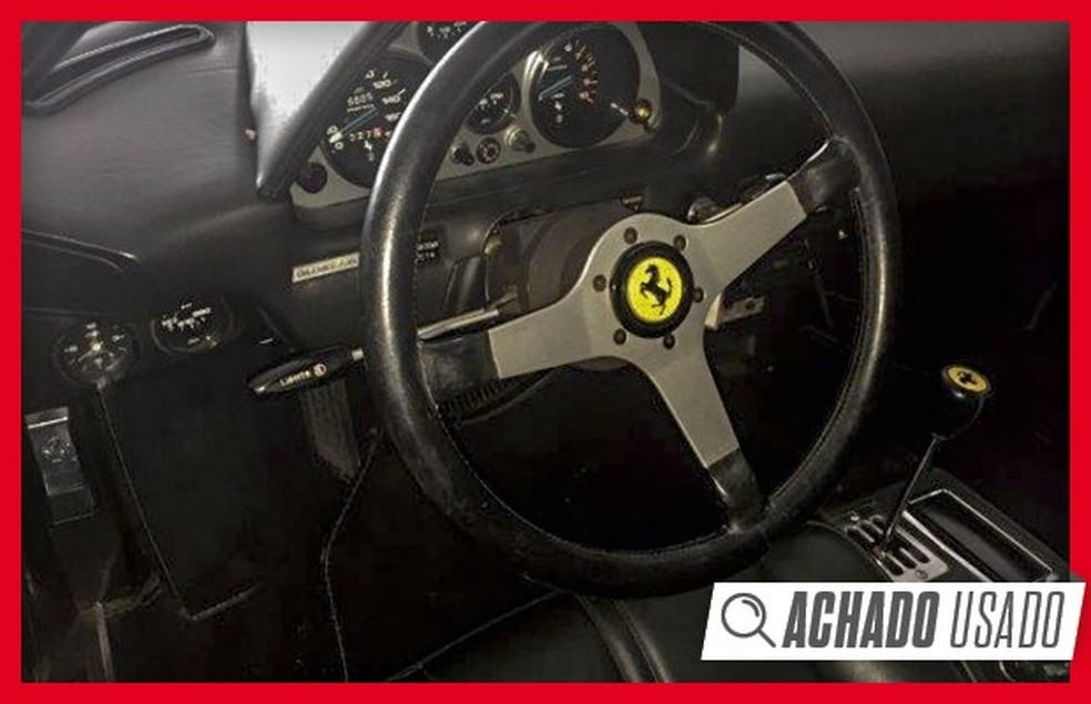 A maior parte do couro que reveste o interior está em aparente bom estado (Foto: Reprodução) — Foto: Auto Esporte