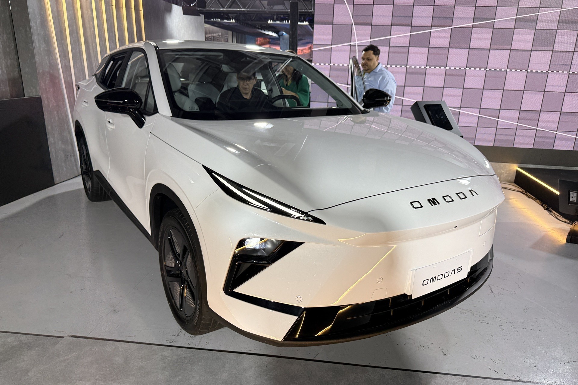 Novo Omoda E5 chega ao Brasil para ser elétrico rival de Ora 05 e Yuan Pro