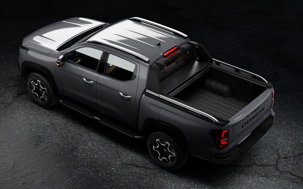 Apesar da autonomia, Changan Hunter tem capacidade de carga de apenas 495 kg, contra capacidade de carga de 1.020 kg da Fiat Titano — Foto: Divulgação