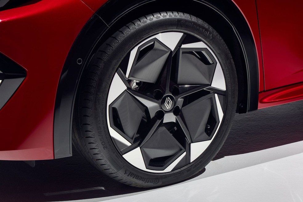 Renault Clio E-Tech Full Hybrid vem de série com rodas de 18 polegadas  — Foto: Divulgação
