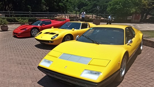 Encontro de carros antigos reúne mais Ferrari do que Fuscas e Opalas juntos
