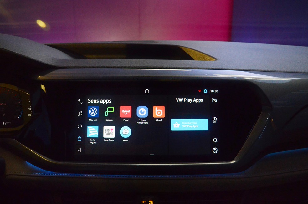 A tela da central multimídia do VW Taos é de 12 polegadas — Foto: André Schaun 