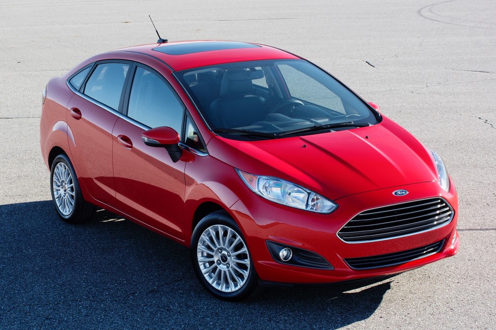 Ford Fiesta Sedan Titanium Plus tem teto solar como diferencial funcional e estético — Foto: Ford/Divulgação