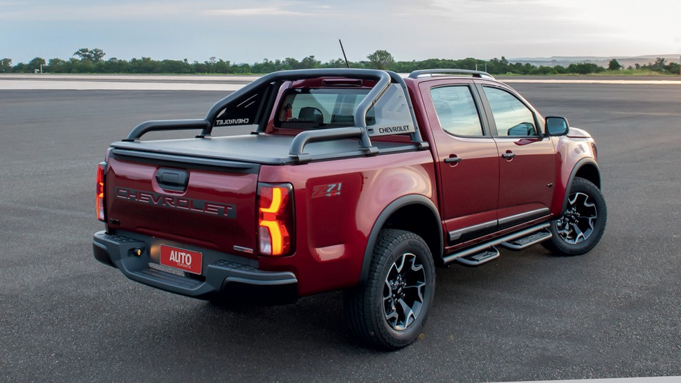 Chevrolet S10 Z71 traz santantônio e rodas de 18 polegadas — Foto: Divulgação