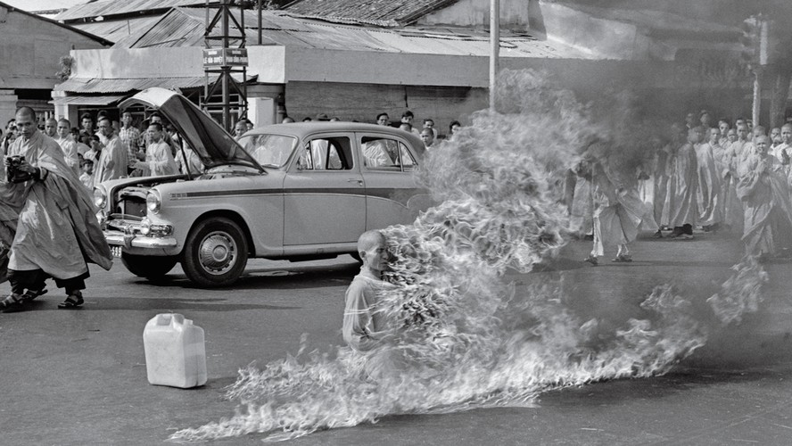 Um simples Austin Westminster A95 participou da foto mais famosa do  século XX: o monge budista Quang Ðuc teve o corpo encharcado de gasolina e ateou fogo em si mesmo em protesto, quando em 1963, o Vietnã do Sul sofria com a guerra contra o Norte e o governo do presidente católico Ngô Dinh Diem