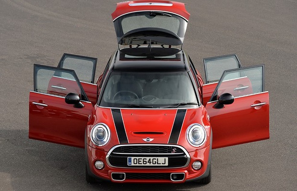 Mini Cooper cinco portas (Foto: Divulgação) — Foto: Auto Esporte