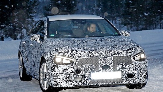 Segredo: Novo Mercedes CLA é flagrado pela primeira vez em testes