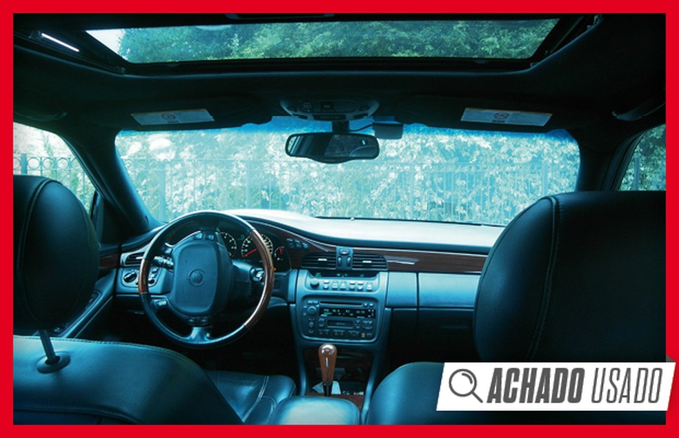 Interior do DeVille apela para muito couro e madeira natural (Foto: Reprodução) — Foto: Auto Esporte