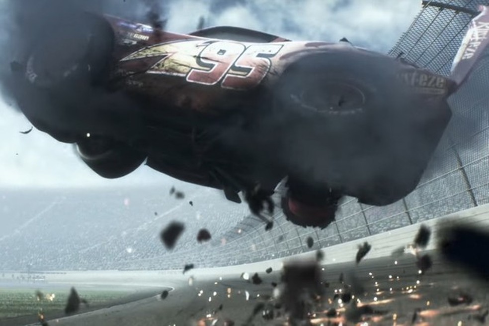 Trailer revela Relâmpago McQueen acidentado em Carros 3 (Foto: Reprodução) — Foto: Auto Esporte
