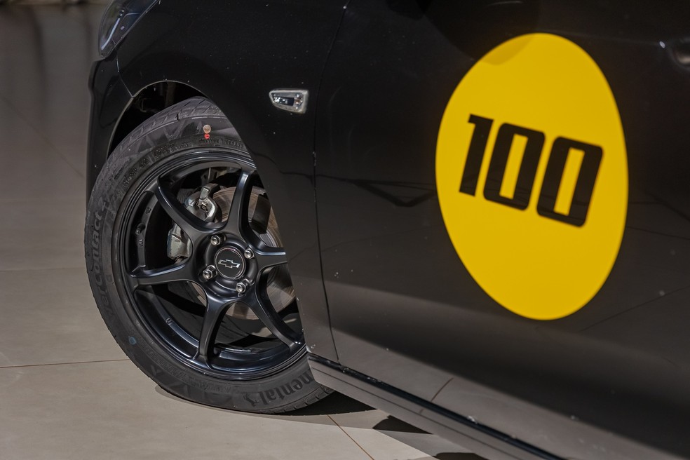 As rodas do Onix Track Day incorporam um visual bem popular no mundo do 'tuning' — Foto: Renato Durães/Auto News Brasil