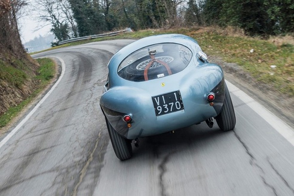 Forma de ovo fica bem clara quanto vemos a 166 MM por trás (Foto: Divulgação) — Foto: Auto Esporte