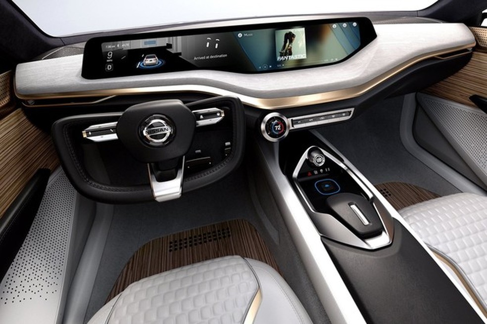 Volante de base achatada e bancos divididos: não se engane, o Vmotion 2.0 é autônomo (Foto: Divulgação) — Foto: Auto Esporte
