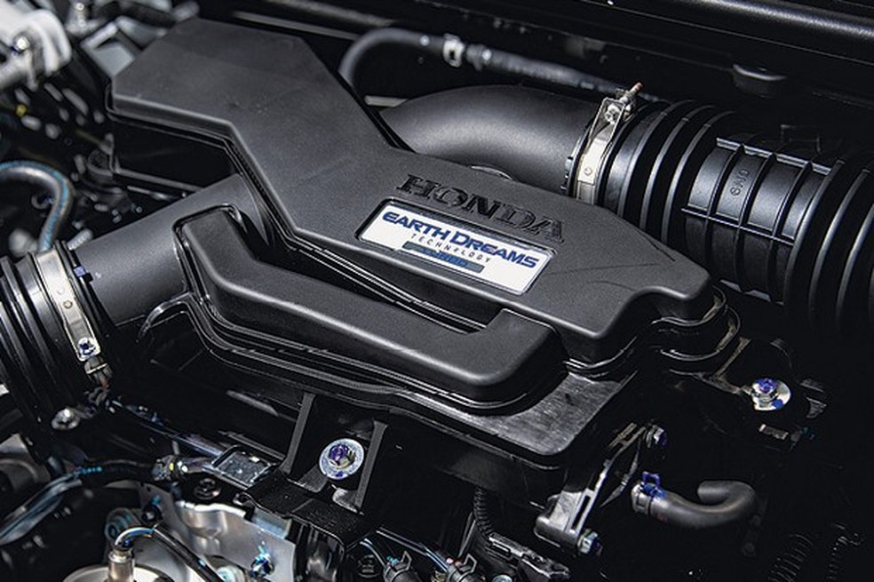 O motor 1.5 turbo do HR-V Touring exige um escape diferente (Foto: Fabio Aro) — Foto: Auto Esporte