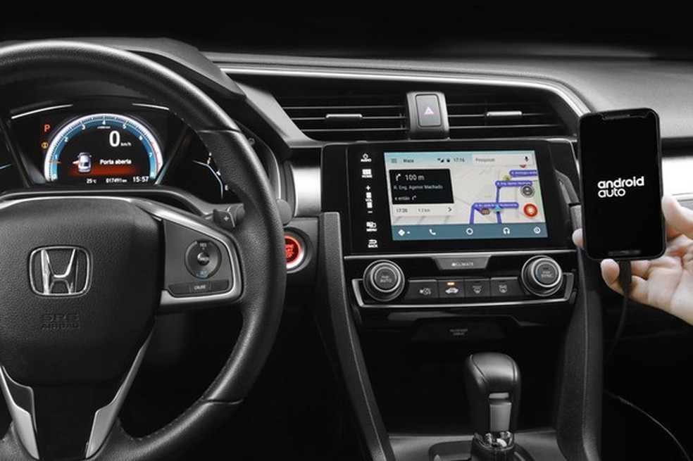 Com o Waze é possível buscar endereços com comando de voz (Foto: Divulgação ) — Foto: Auto Esporte