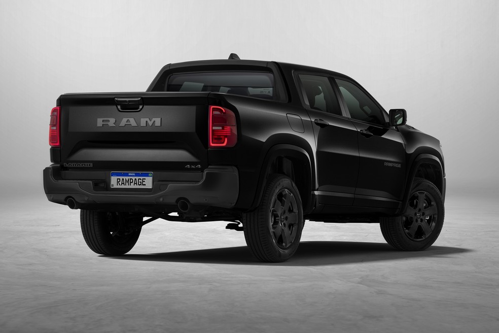 Ram Rampage Night Edition troca cromado por preto e custa R$ 277.990