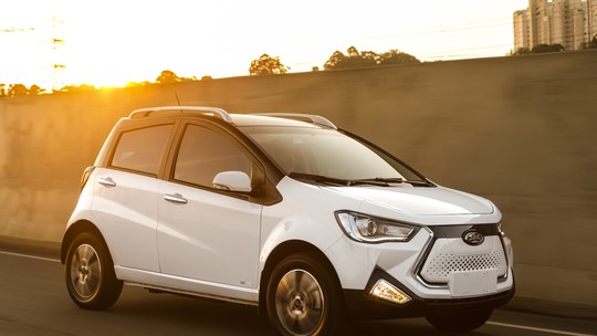 Jac apresenta compacto, SUVs e picape elétricos no Brasil; veja preços e fotos 
