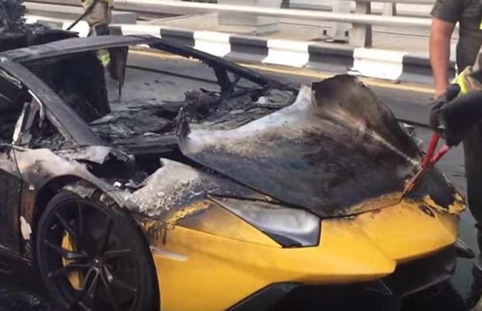 Lamborghini Aventador Roadster pega fogo em Dubai (Foto: Divulgação) — Foto: Auto Esporte