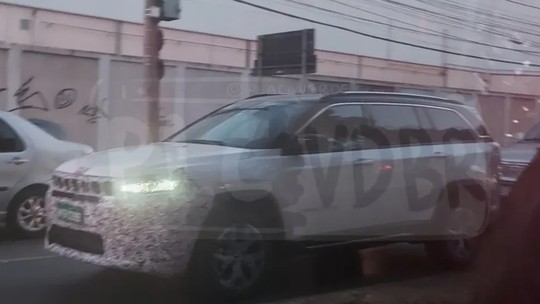 Flagra: novo Jeep Commander terá sistema híbrido diferente do Fiat Pulse
