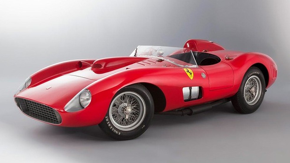 フェラーリ Ferrari 335 Sport Spider Scaglietti 1957 é leiloada por US$ 35 milhões