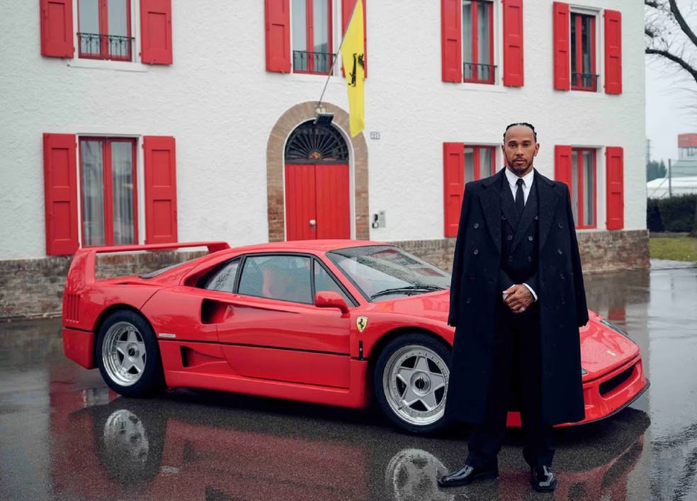 Lewis Hamilton em seu primeiro dia como piloto Ferrari — Foto: Divulgação