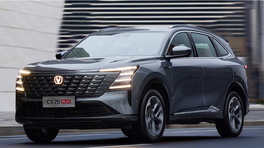 Changan promete carros híbridos com consumo de 33,5 km/l contra BYD e Geely