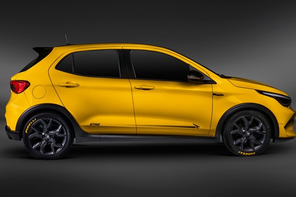 Fiat Argo Sting tem saias laterais e molduras dos para-lamas (Foto: Divulgação) — Foto: Auto Esporte