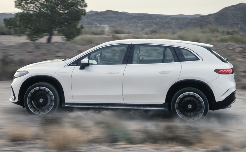 Mercedes-Benz EQS SUV tem 5,20 metros de comprimento — Foto: Divulgação