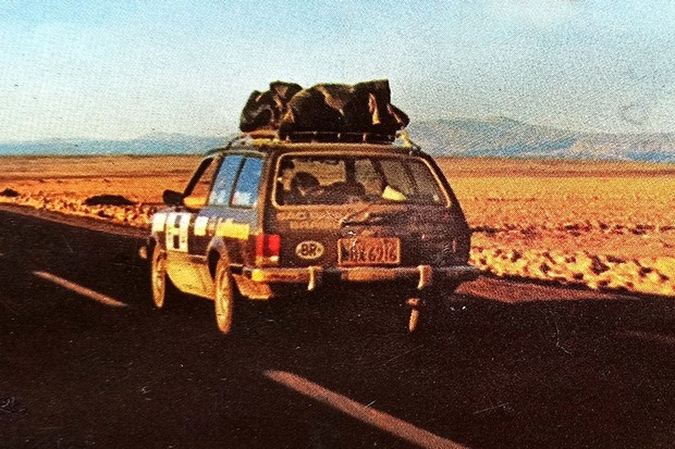 A Marajó e os três amigos cruzando o Deserto do Atacama (Foto: Acervo MIAU) — Foto: Auto Esporte