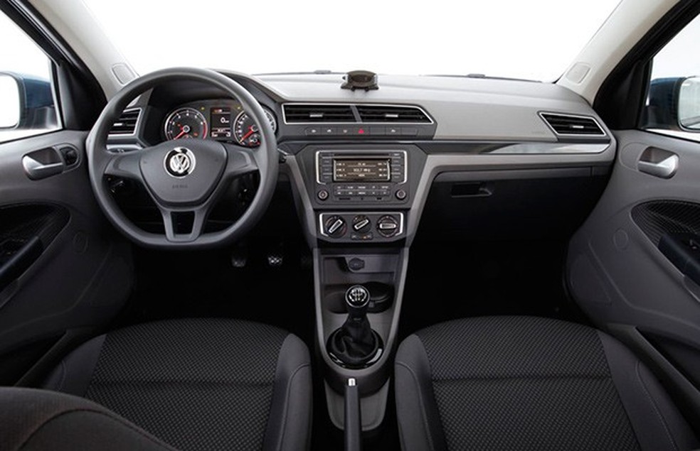 O painel tem novas linhas, mas o grande destaque vai para as centrais multimídia (Foto: Marcelo Spatafora) — Foto: Auto Esporte