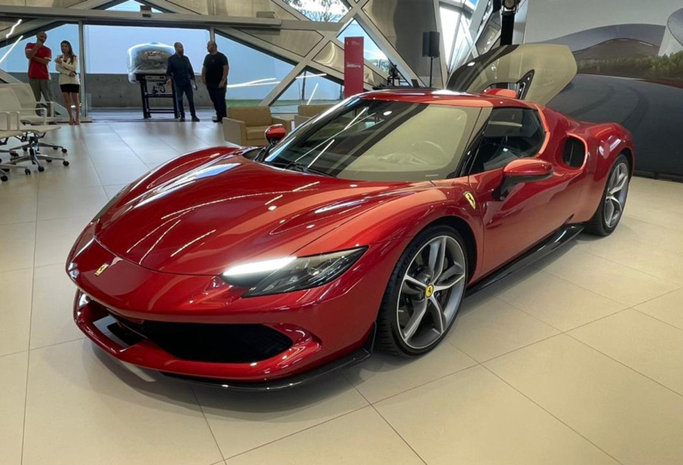 Ferrari é a única outra fabricante de carros entre as 10 marcas de luxo mais valiosas do mundo — Foto: Raphael Panaro/Autoesporte