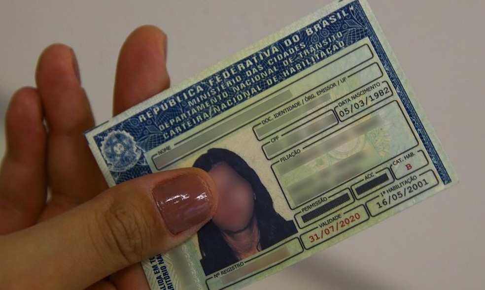 Está sem a CNH e não tem o documento no aplicativo? A polícia pode encrencar — Foto: Agência Brasil