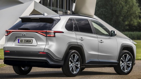Novo Toyota Corolla Cross terá versão de 7 lugares contra Jeep Commander