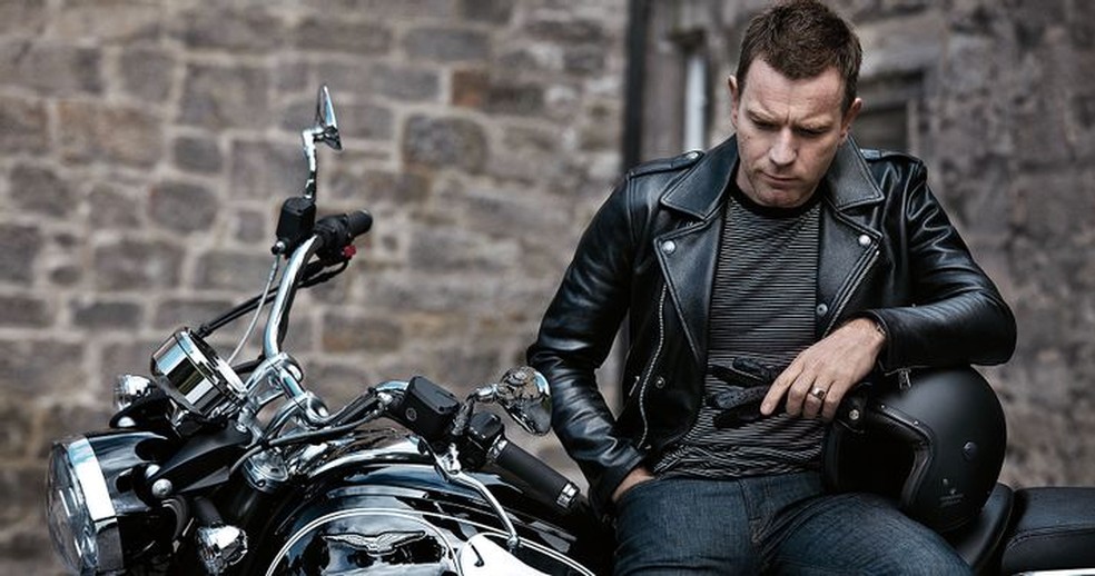 Ewan McGregor ficou com cerca de 18 motos após o divorcio — Foto: Divulgação