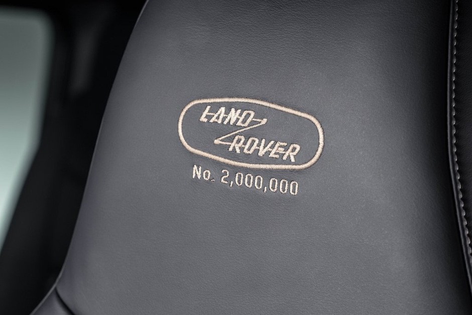 Land Rover Defender 2.000.000