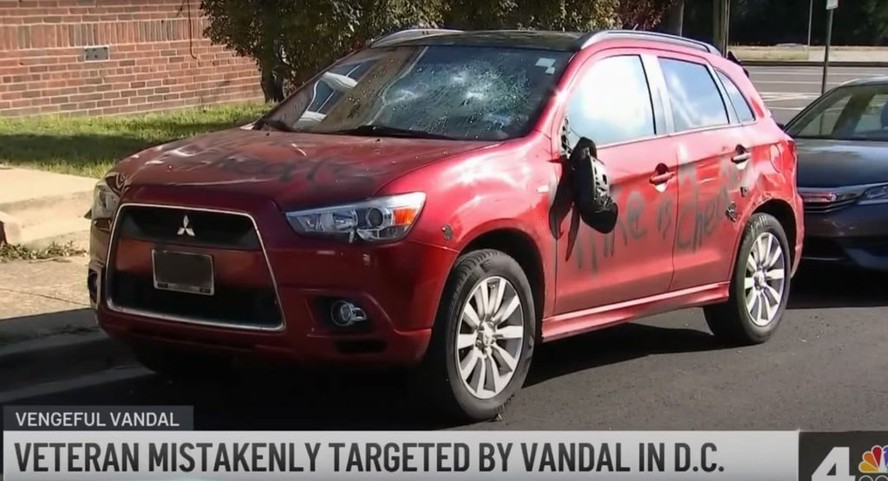 Mitsubishi Outlander Sport vandalizado