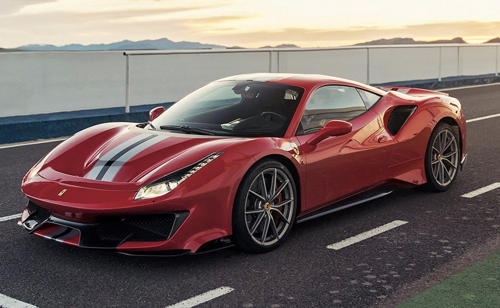 Ferrari 488 Pista é o carro mais caro de Kylian Mbappé — Foto: Divulgação/Ferrari