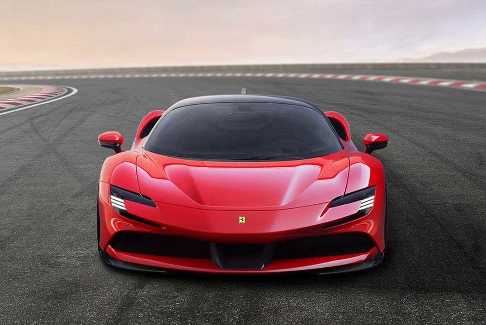 Ferrari SF90 Stradale o primeiro carro híbrido de produção da marca italiana (Foto: Divulgação) — Foto: Auto Esporte