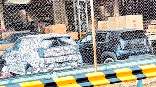 Flagra: Fiat Grande Panda, o "Uno híbrido dos novos tempos", está no Brasil