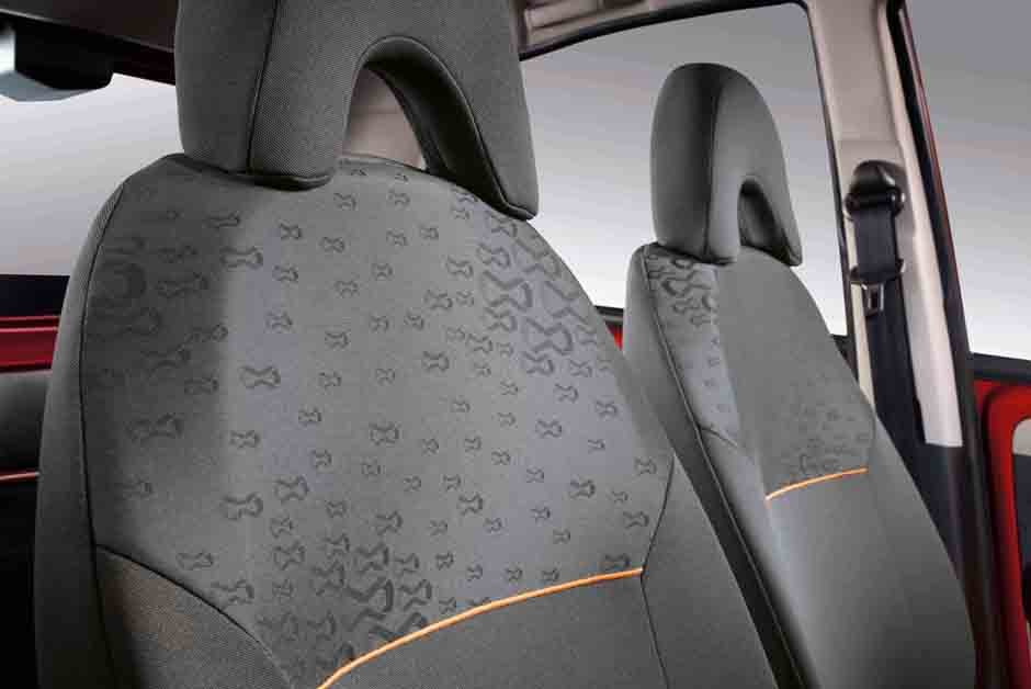Bancos dianteiros do Tata GenX Nano