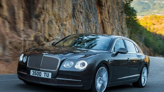 Imagens do novo Bentley Continental Flying Spur caem na rede