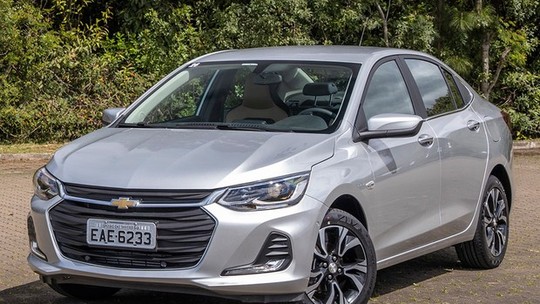 Teste: Chevrolet Onix Plus é mais rápido, econômico e barato que o VW Virtus
