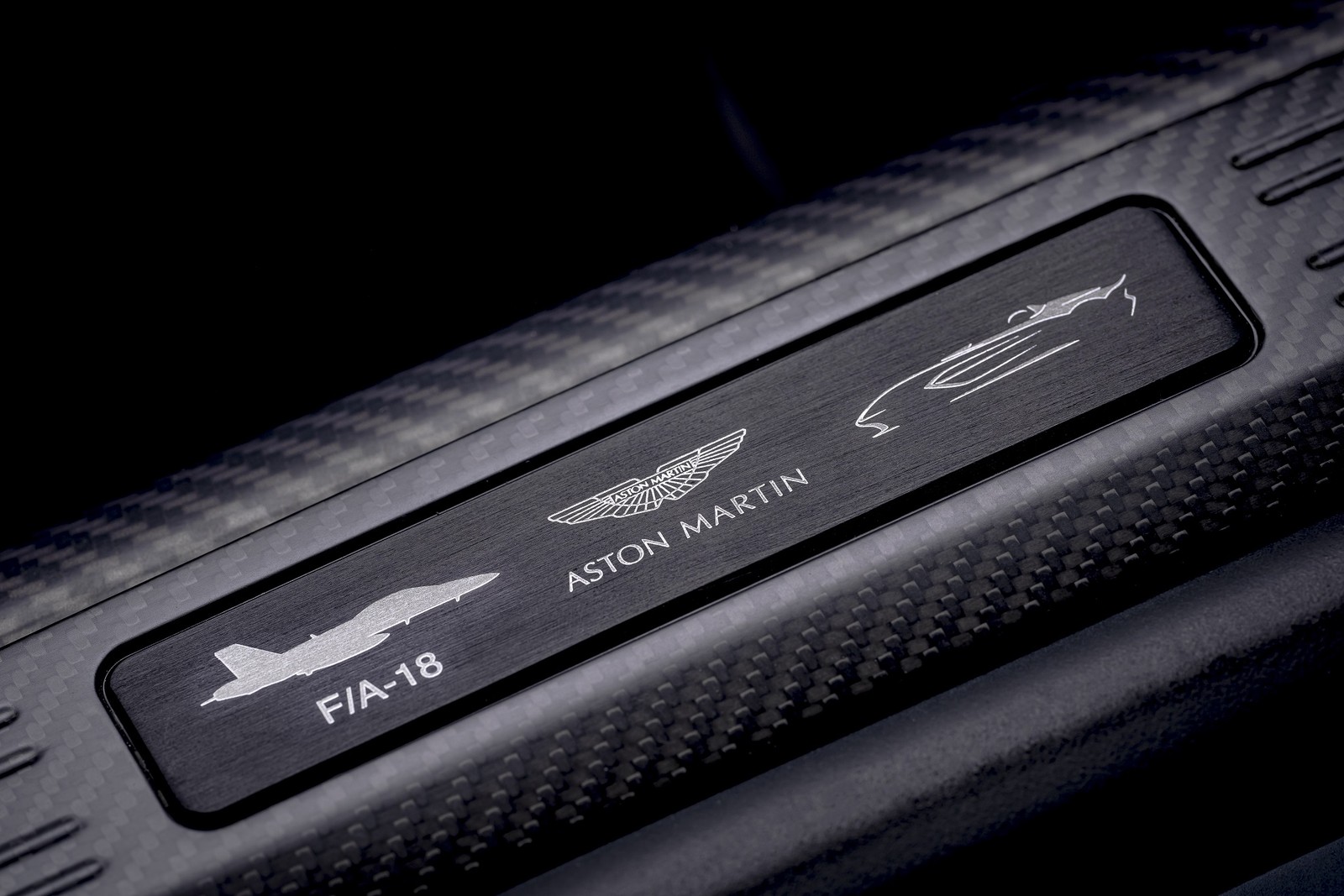 Aston Martin V12 Speedster 2020 — Foto: Divulgação