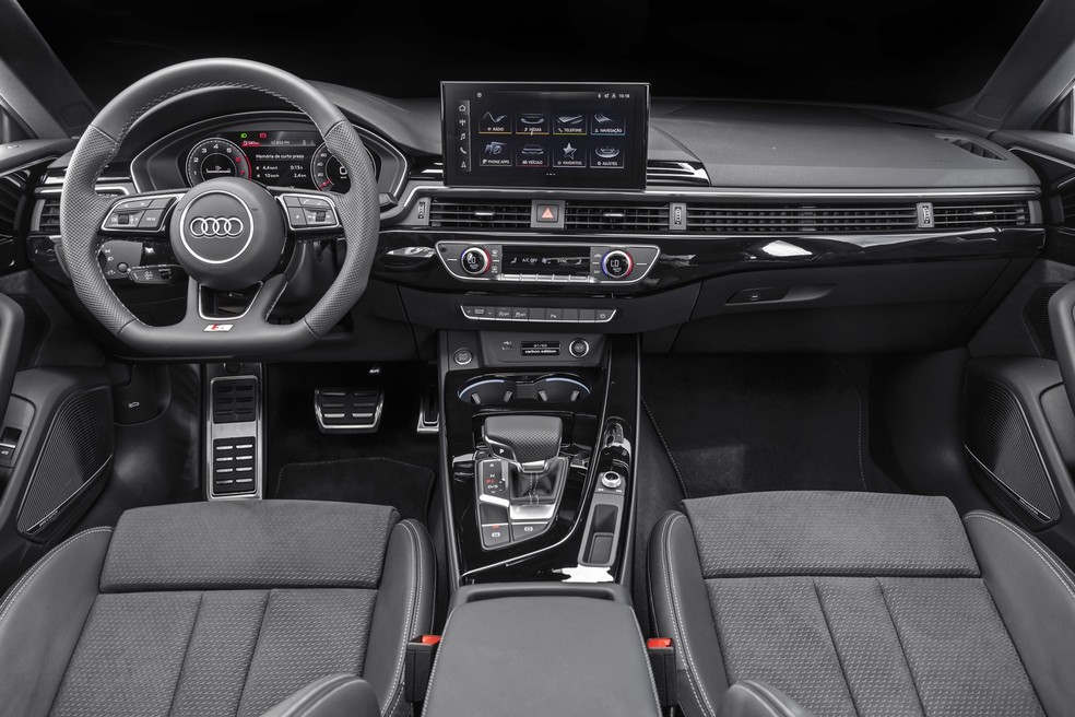 Interior do Audi A5 Carbon Edition envelheceu e implora por uma renovação — Foto: Divulgação 