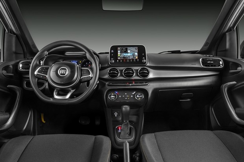 Cabine conta com vários detalhes escurecidos (Foto: André Schaun/Auto News Brasil) — Foto: Auto Esporte