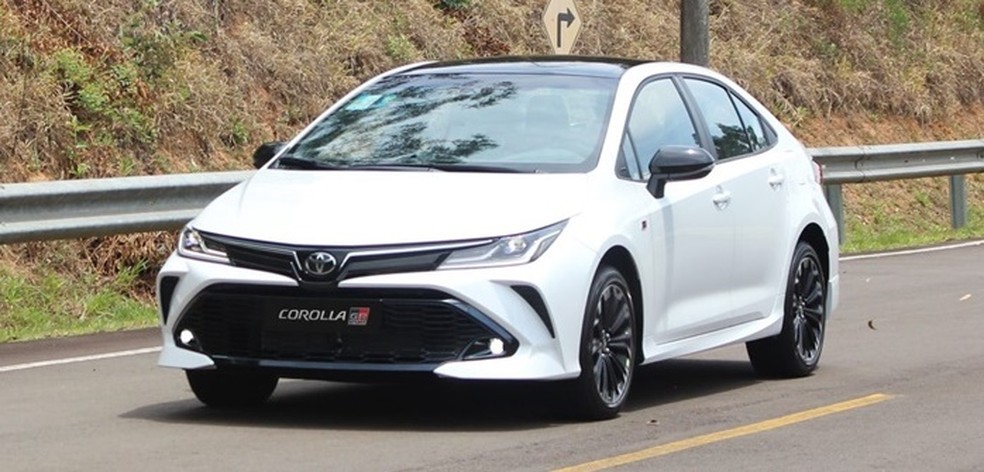 Toyota Corolla GR-S 2022 tem visual mais "ousado" com detalhes e rodas escurecidas — Foto: Divulgação