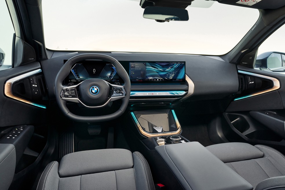 Nova geração do BMW X3 tem cabine totalmente diferente dos demais modelos da marca — Foto: Divulgação