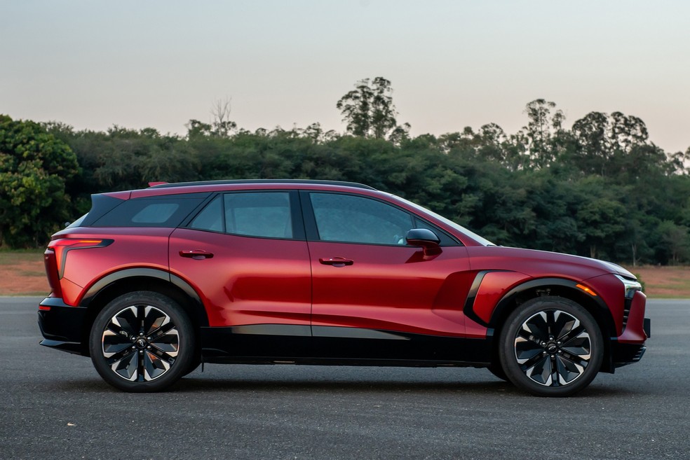 Chevrolet Blazer EV tem 4,88 metros de comprimento — Foto: Divulgação/Chevrolet