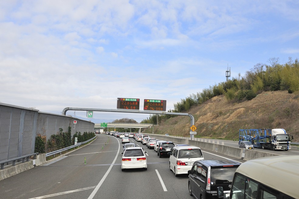 Dirigir no exterior pode exigir bem mais do que um estudo prévio — Foto: Getty Images