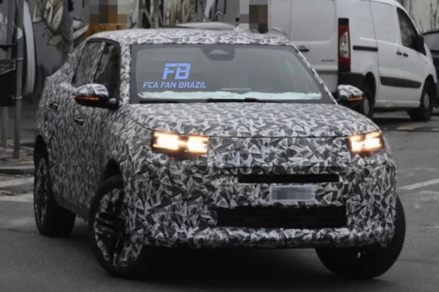 Flagra do novo Fiat Fastback